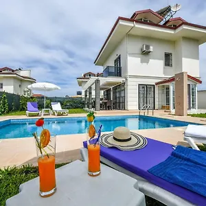 Villa Buket - Calis Beach Holiday With Private Pool, Fethiye